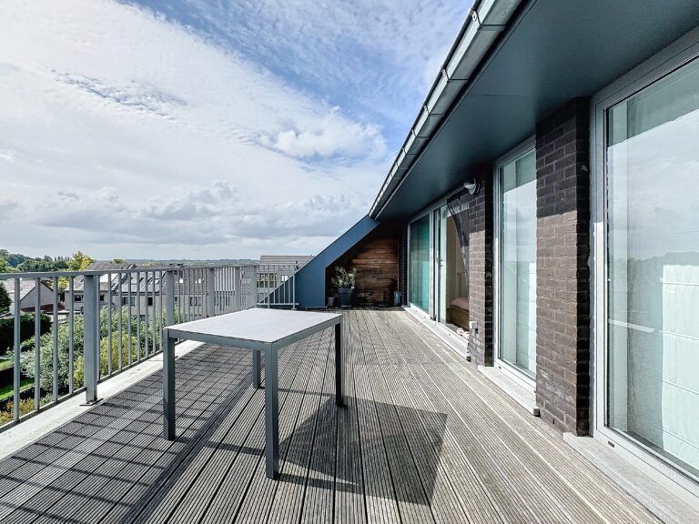Incroyable duplex / penthouse à Berchem-Sainte-Agathe